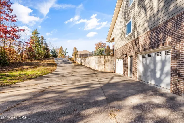 $769,000 | 1059 Houston Springs Road, Greenback, TN 37742