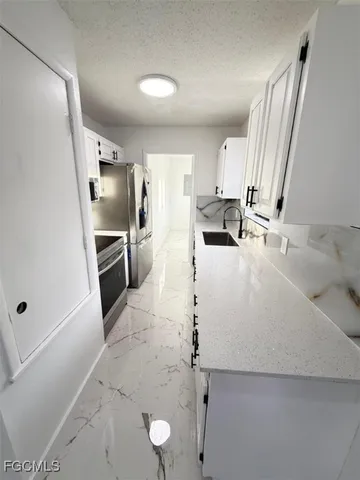 $1,800 | 2005 Mariner Court, LaBelle, FL 33935