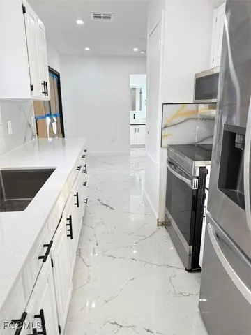 $1,800 | 2005 Mariner Court, LaBelle, FL 33935