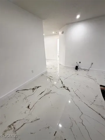 $1,800 | 2005 Mariner Court, LaBelle, FL 33935