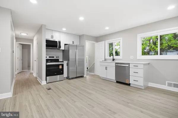 $3,950 | 13206 Staggs Court, Woodbridge, VA 22191