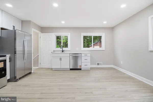$3,950 | 13206 Staggs Court, Woodbridge, VA 22191