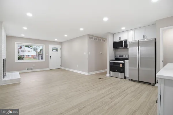 $3,950 | 13206 Staggs Court, Woodbridge, VA 22191