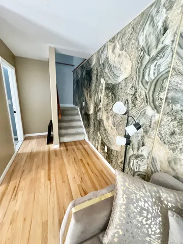 $2,100 | 116 Dunbar Lane, Unit 2, Hamden, CT 06514