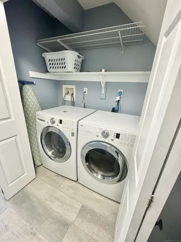 $2,100 | 116 Dunbar Lane, Unit 2, Hamden, CT 06514