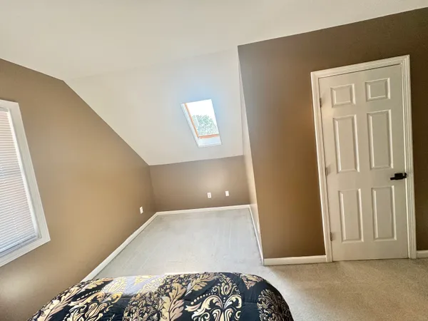 a view of livingroom with furniture