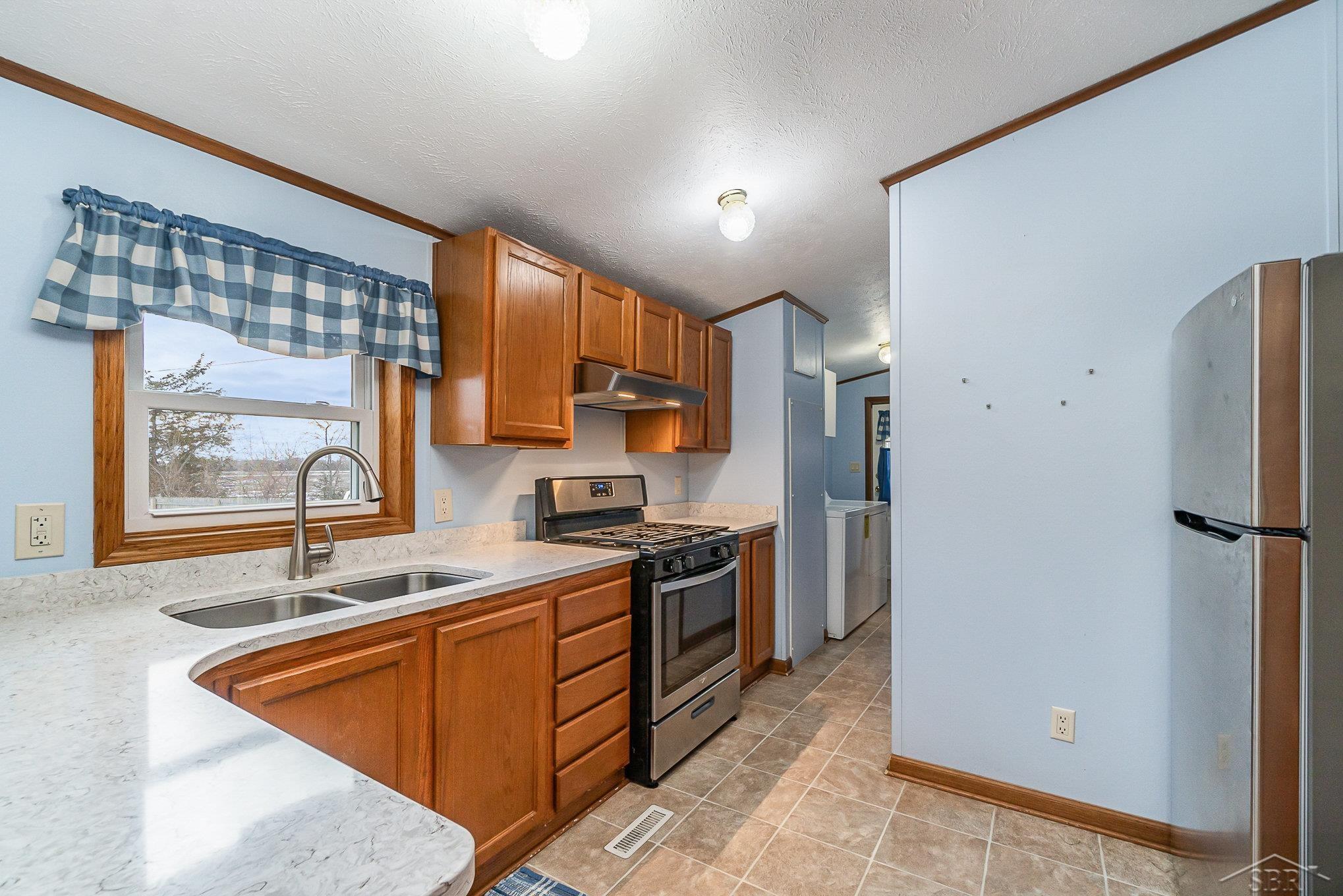 2243 Bullock Road Bay City, MI 48708 - Photo 6 of 24 50178270-B73BD7BE-38B8-4F0A-99CD-152A7C4D9EE1.JPG