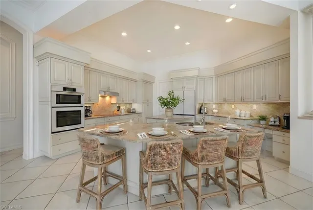 $2,395,000 | 2341 Cheshire Lane, Naples, FL 34109