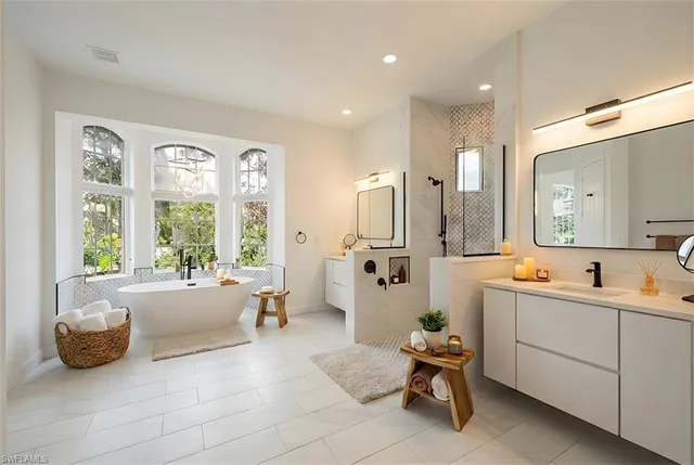 $2,395,000 | 2341 Cheshire Lane, Naples, FL 34109