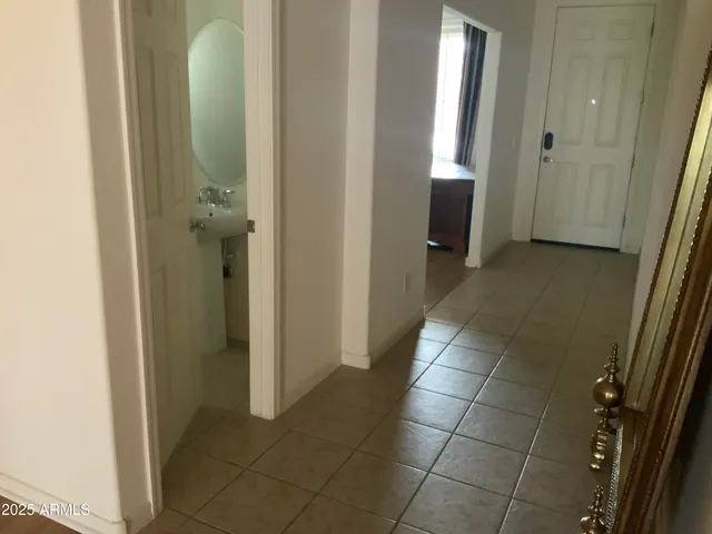 $3,300 | 2114 East Aire Libre Avenue, Phoenix, AZ 85022