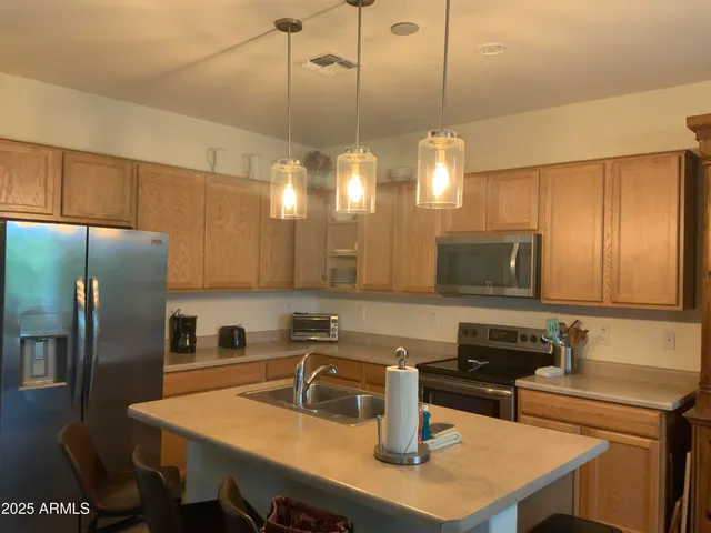 $3,300 | 2114 East Aire Libre Avenue, Phoenix, AZ 85022