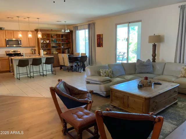 $3,300 | 2114 East Aire Libre Avenue, Phoenix, AZ 85022