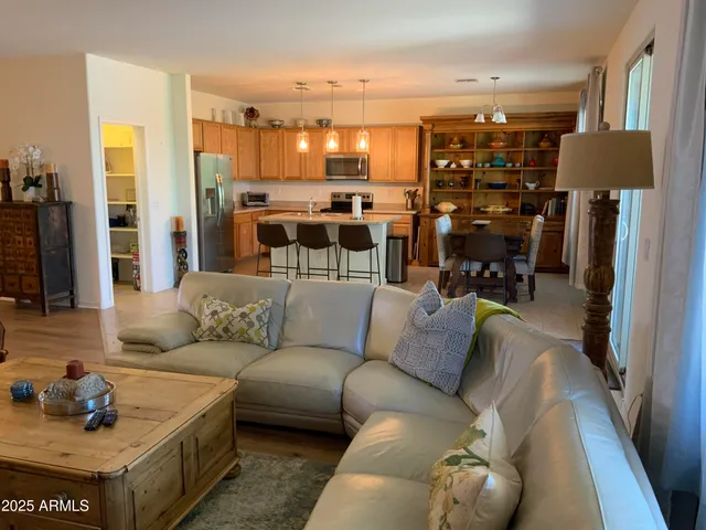 $3,300 | 2114 East Aire Libre Avenue, Phoenix, AZ 85022