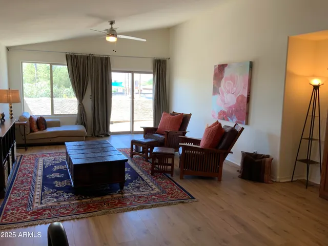 $3,300 | 2114 East Aire Libre Avenue, Phoenix, AZ 85022