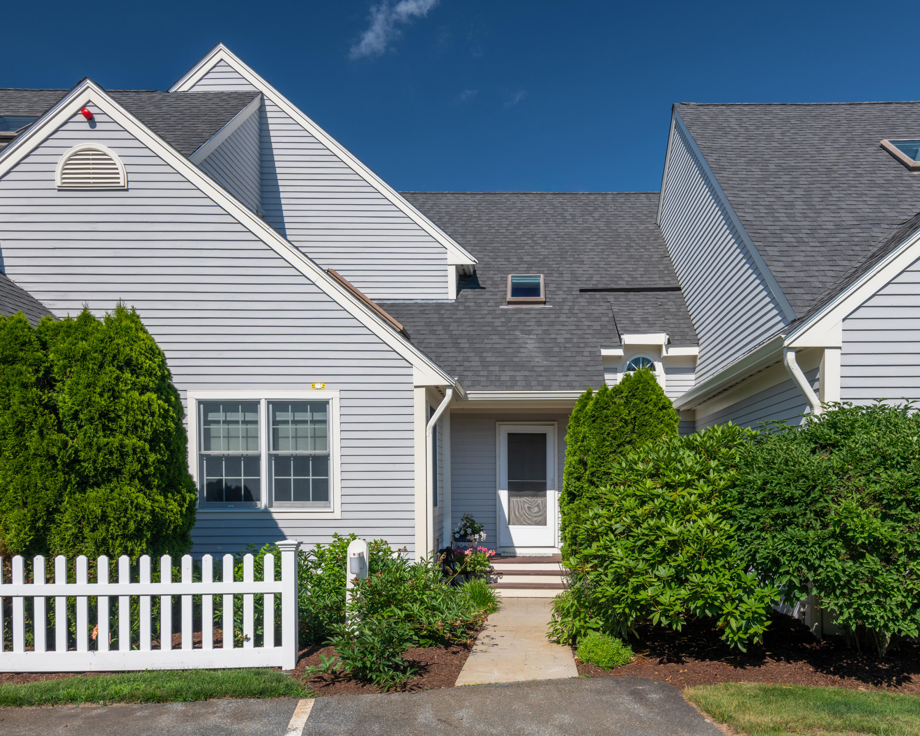 72 Gold Leaf Lane, Unit 72 Mashpee, MA 02649 - Photo 4 of 46 IMG_2311