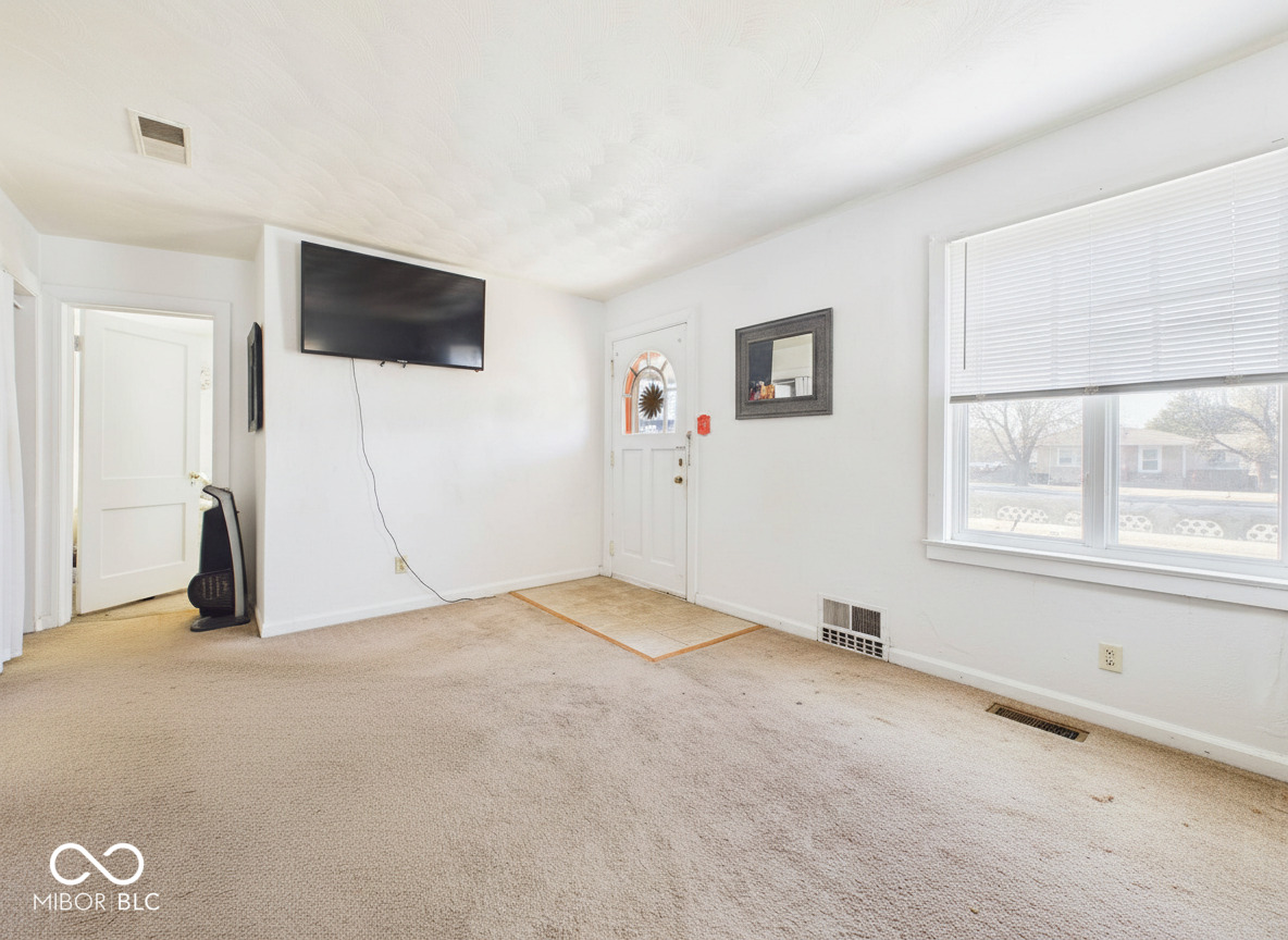 2124 Poplar Street Anderson, IN 46012 - Photo 4 of 12
