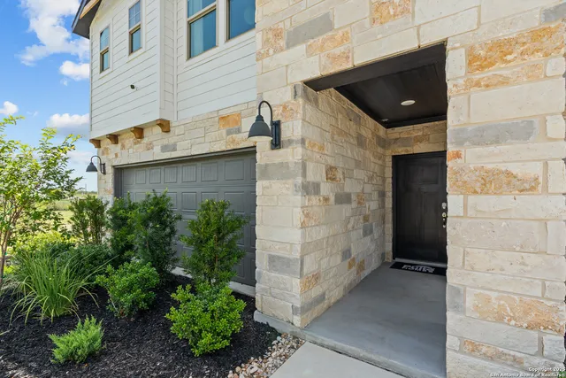 $399,600 | 502 Nightingale Avenue, Marion, TX 78124