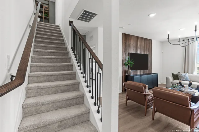 $399,600 | 502 Nightingale Avenue, Marion, TX 78124