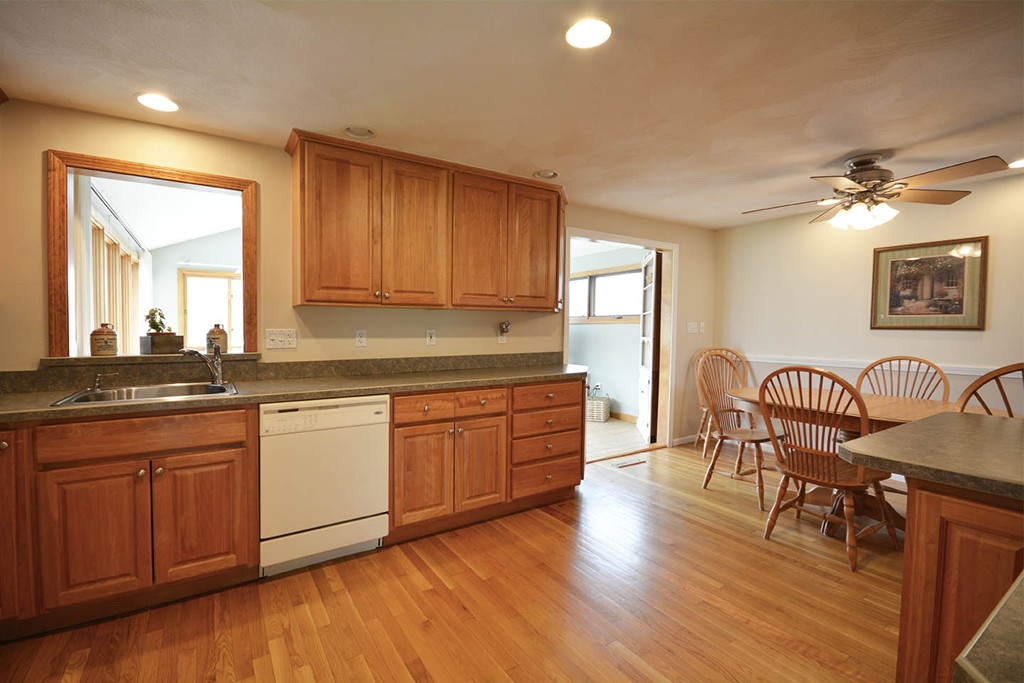 96 Kelly Road Dracut, MA 01826 - Photo 11 of 22 Gallery Image 11