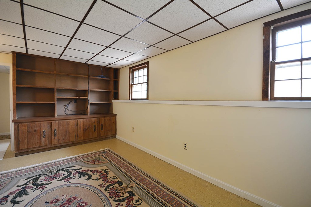 96 Kelly Road Dracut, MA 01826 - Photo 17 of 22 Gallery Image 17