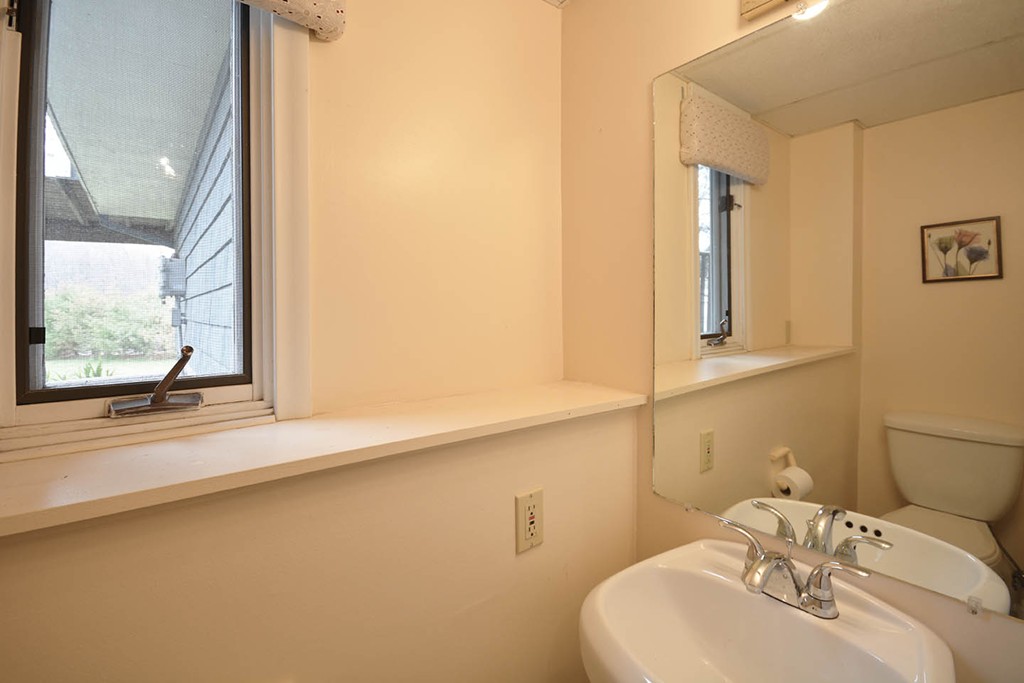 96 Kelly Road Dracut, MA 01826 - Photo 18 of 22 Gallery Image 18