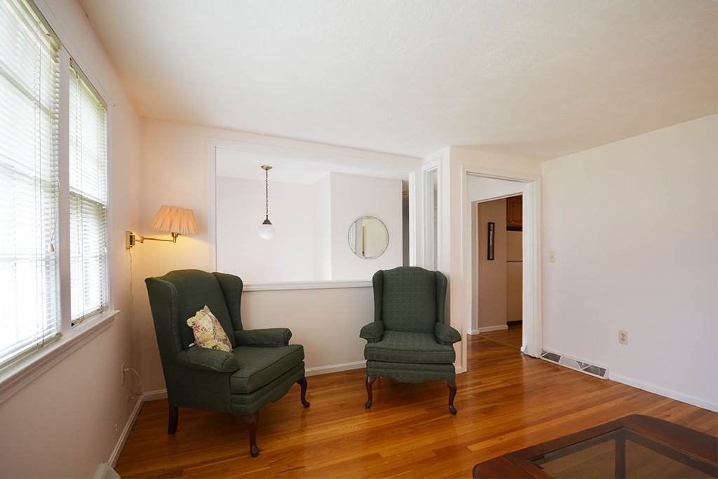 96 Kelly Road Dracut, MA 01826 - Photo 3 of 22 Gallery Image 3