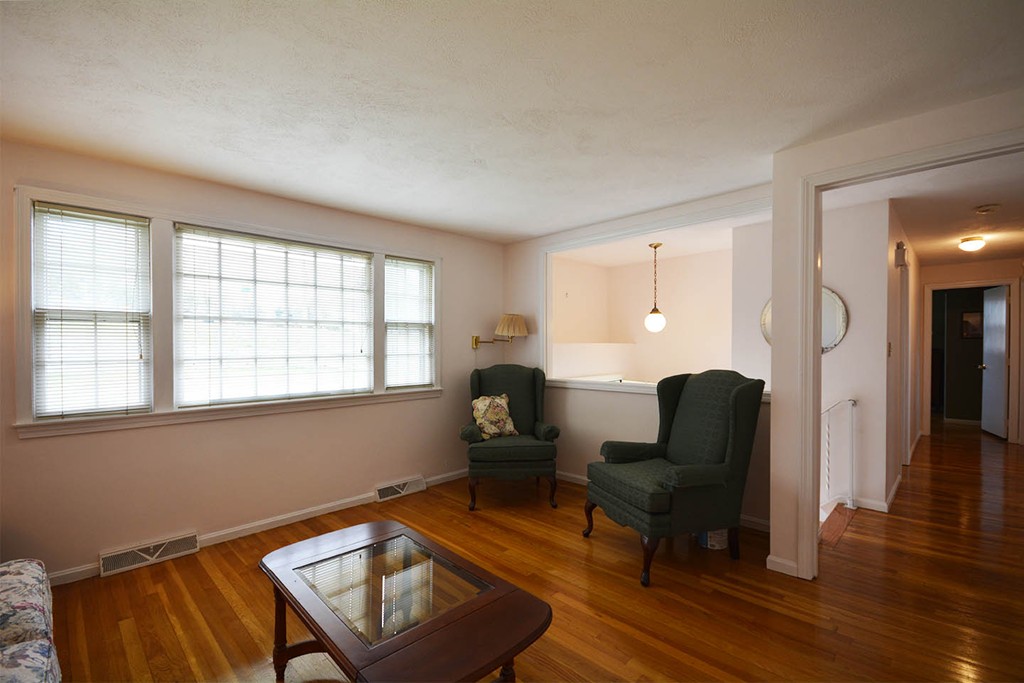96 Kelly Road Dracut, MA 01826 - Photo 5 of 22 Gallery Image 5