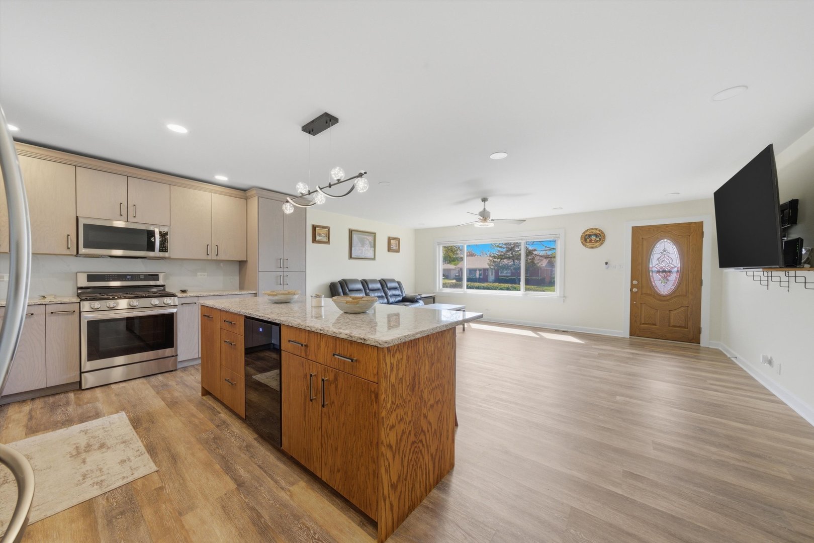 10817 Mason Avenue Chicago Ridge, IL 60415 - Photo 7 of 36 Gallery Image 7