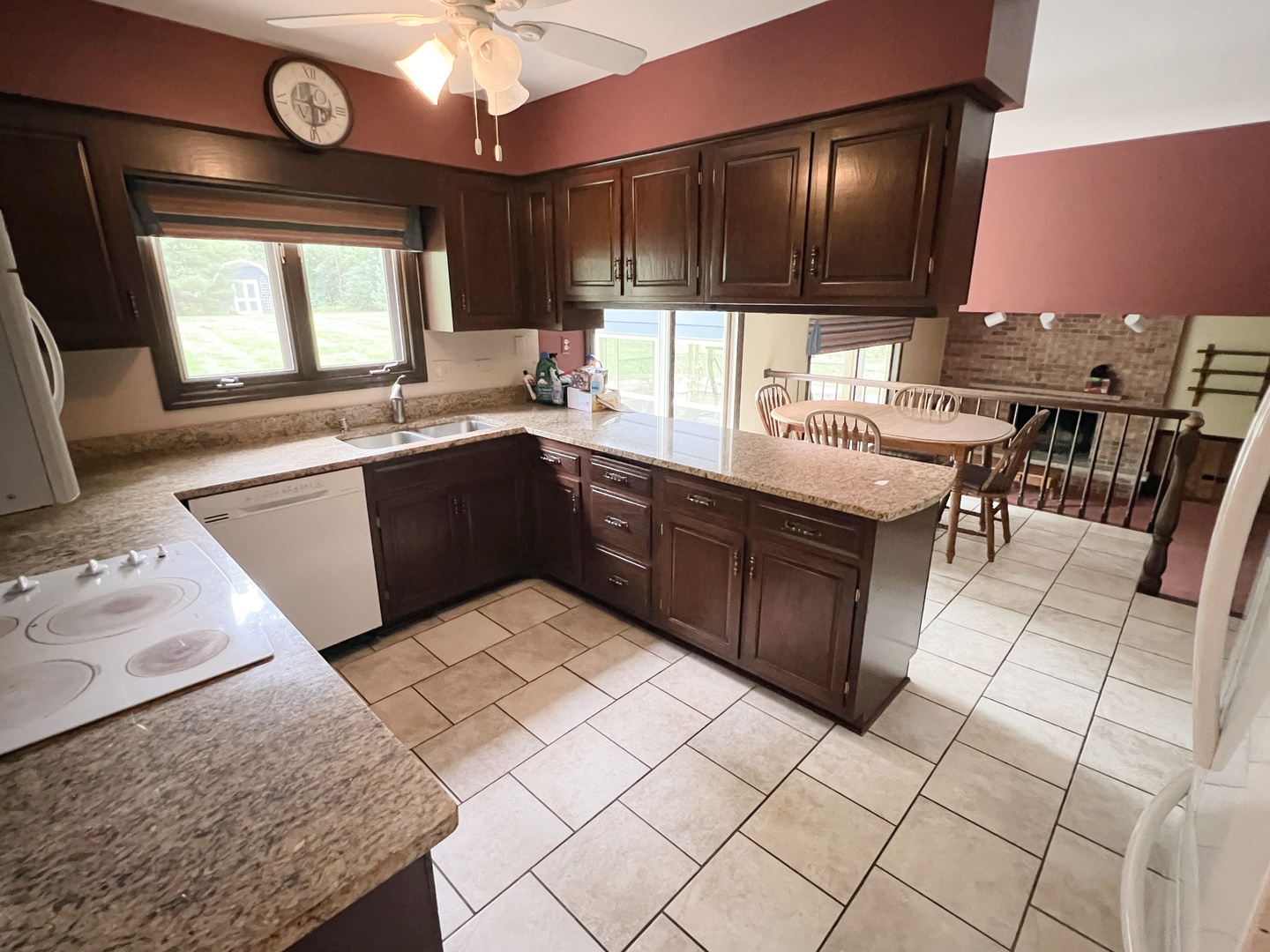 908 Hickory Road Woodstock, IL 60098 - Photo 13 of 33