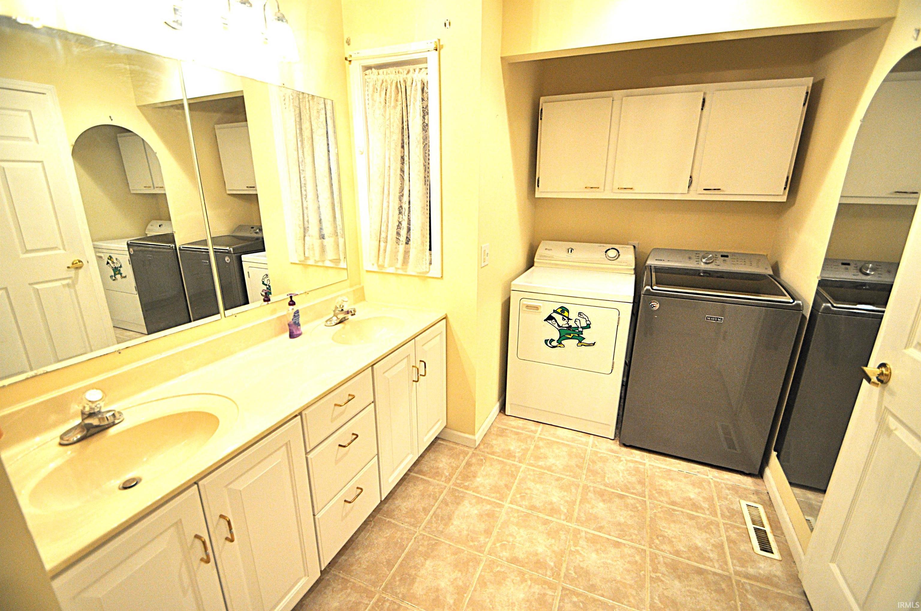 14689 Adams Road Granger, IN 46530 - Photo 18 of 32 Gallery Image 18