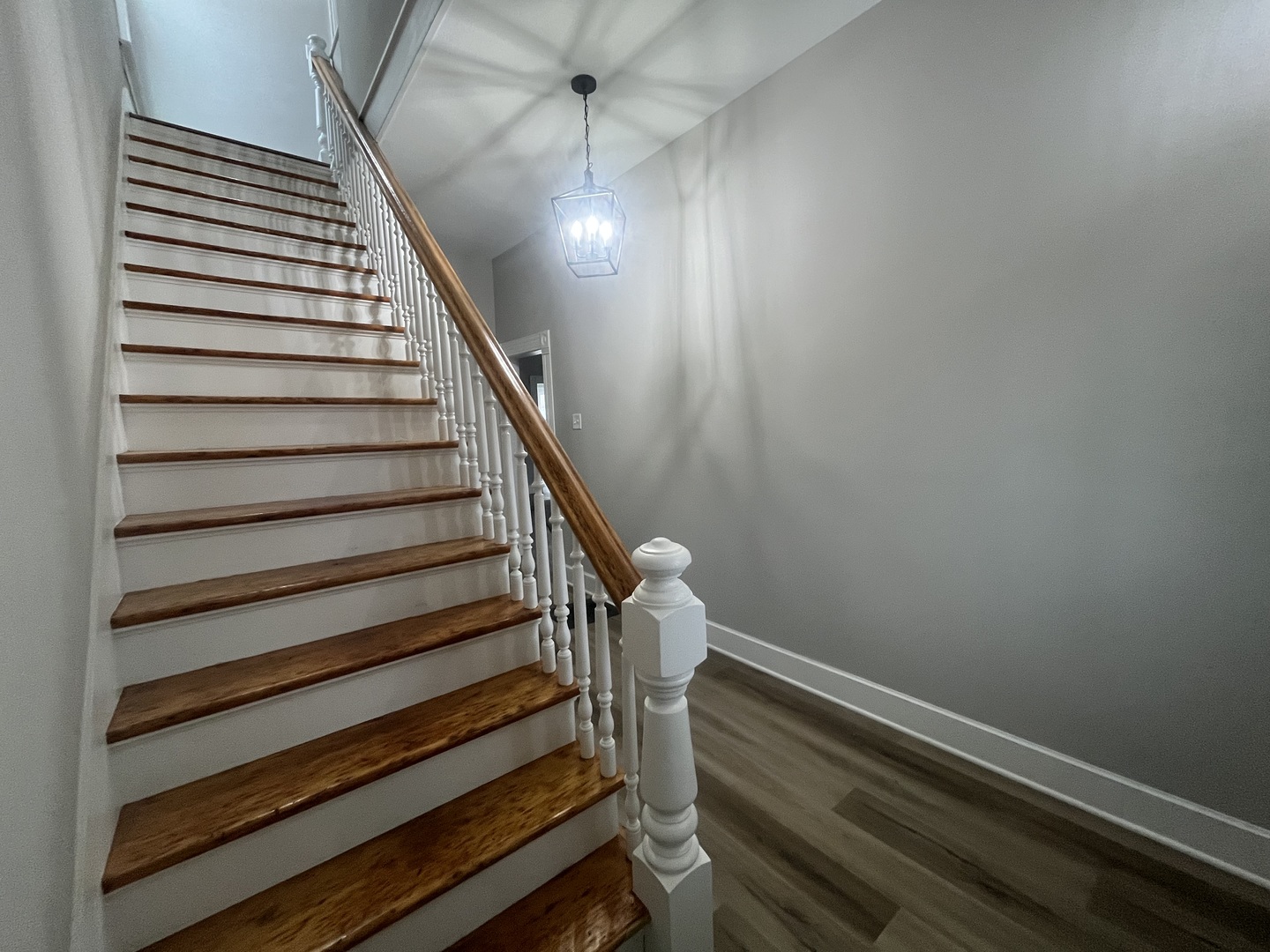 125 South Main Street Clifton, IL 60927 - Photo 14 of 30 a view of entryway