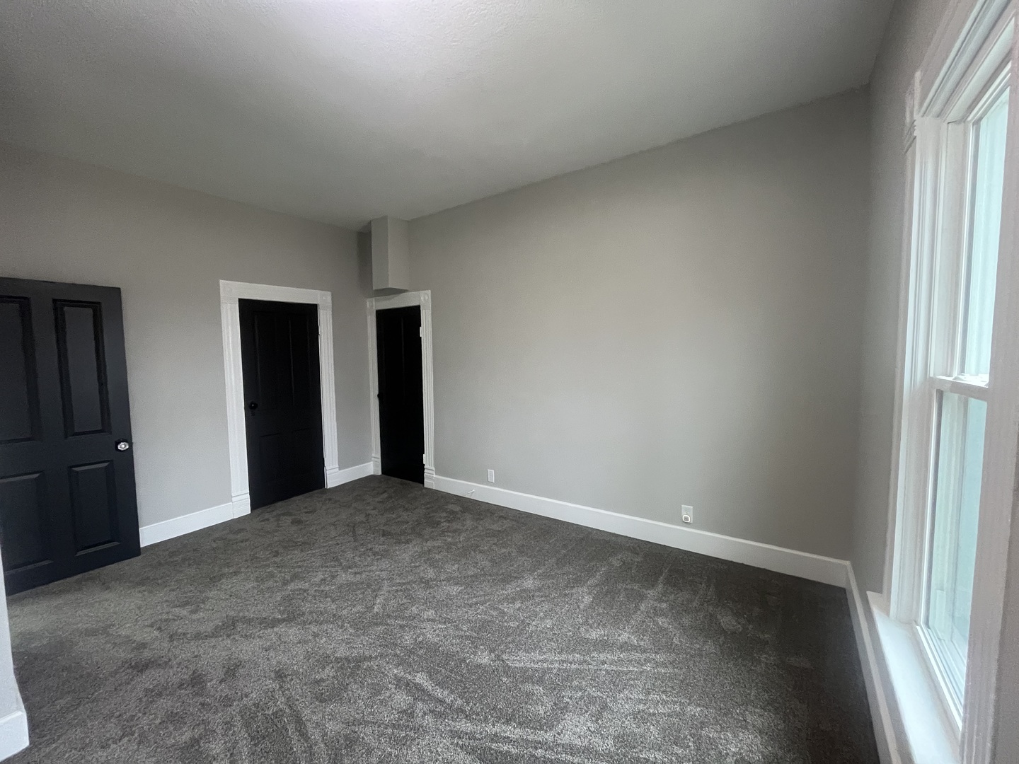 125 South Main Street Clifton, IL 60927 - Photo 18 of 30 an empty room with windows
