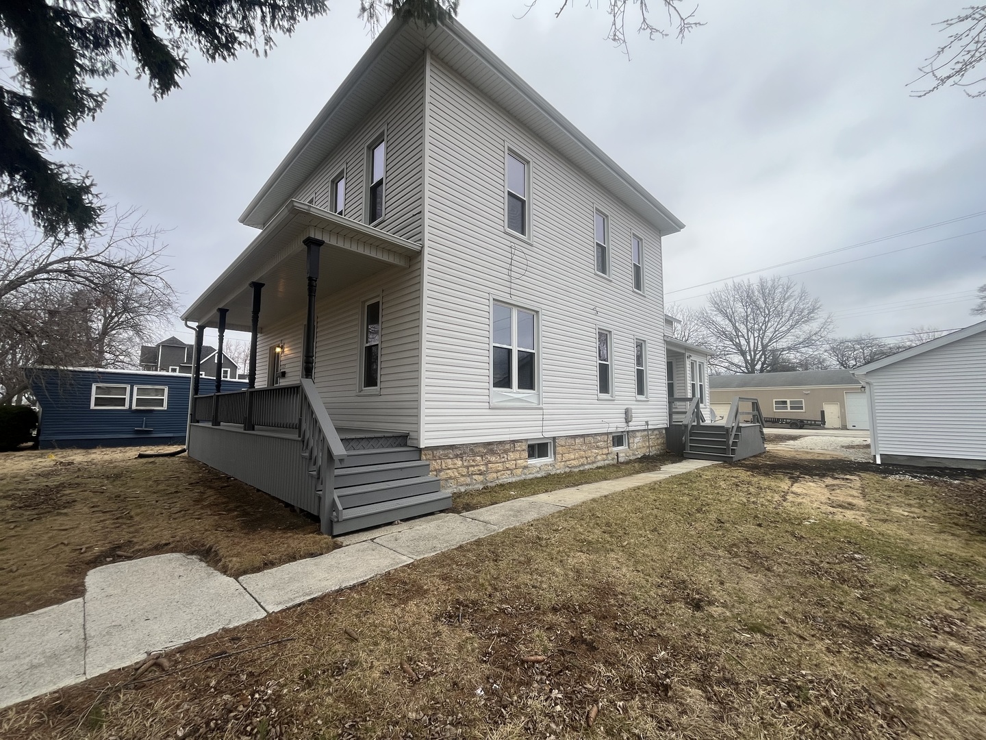 125 South Main Street Clifton, IL 60927 - Photo 28 of 30 a view of a house with a yard