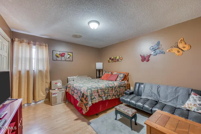 $640,000 | 16 Chaucer Court, Gray, TN 37615