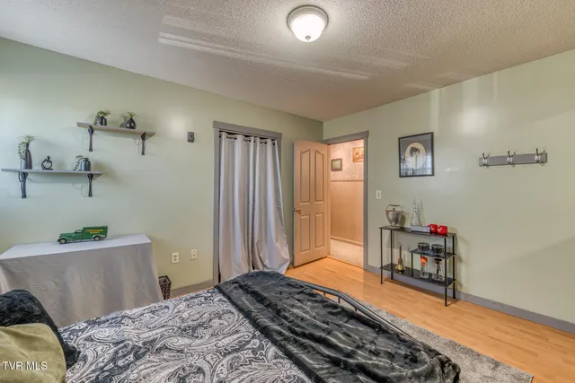 $640,000 | 16 Chaucer Court, Gray, TN 37615