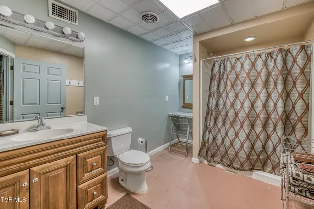 $640,000 | 16 Chaucer Court, Gray, TN 37615