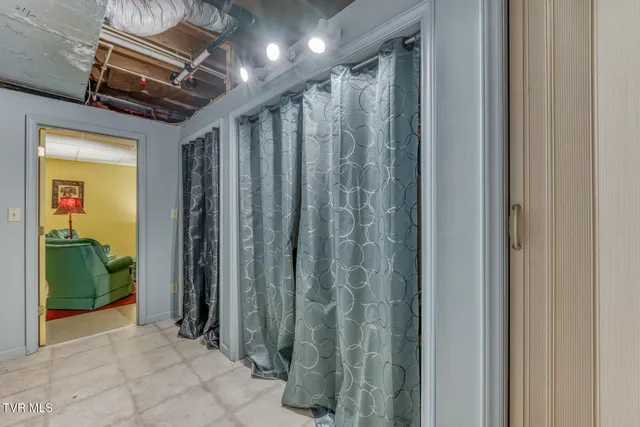 $640,000 | 16 Chaucer Court, Gray, TN 37615