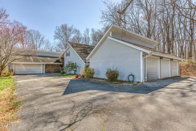 $640,000 | 16 Chaucer Court, Gray, TN 37615