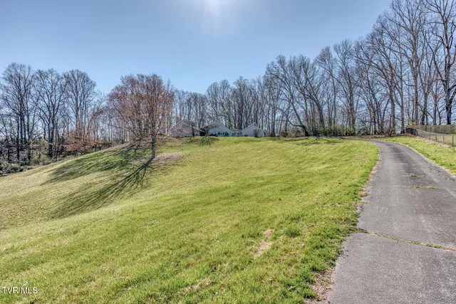 $640,000 | 16 Chaucer Court, Gray, TN 37615