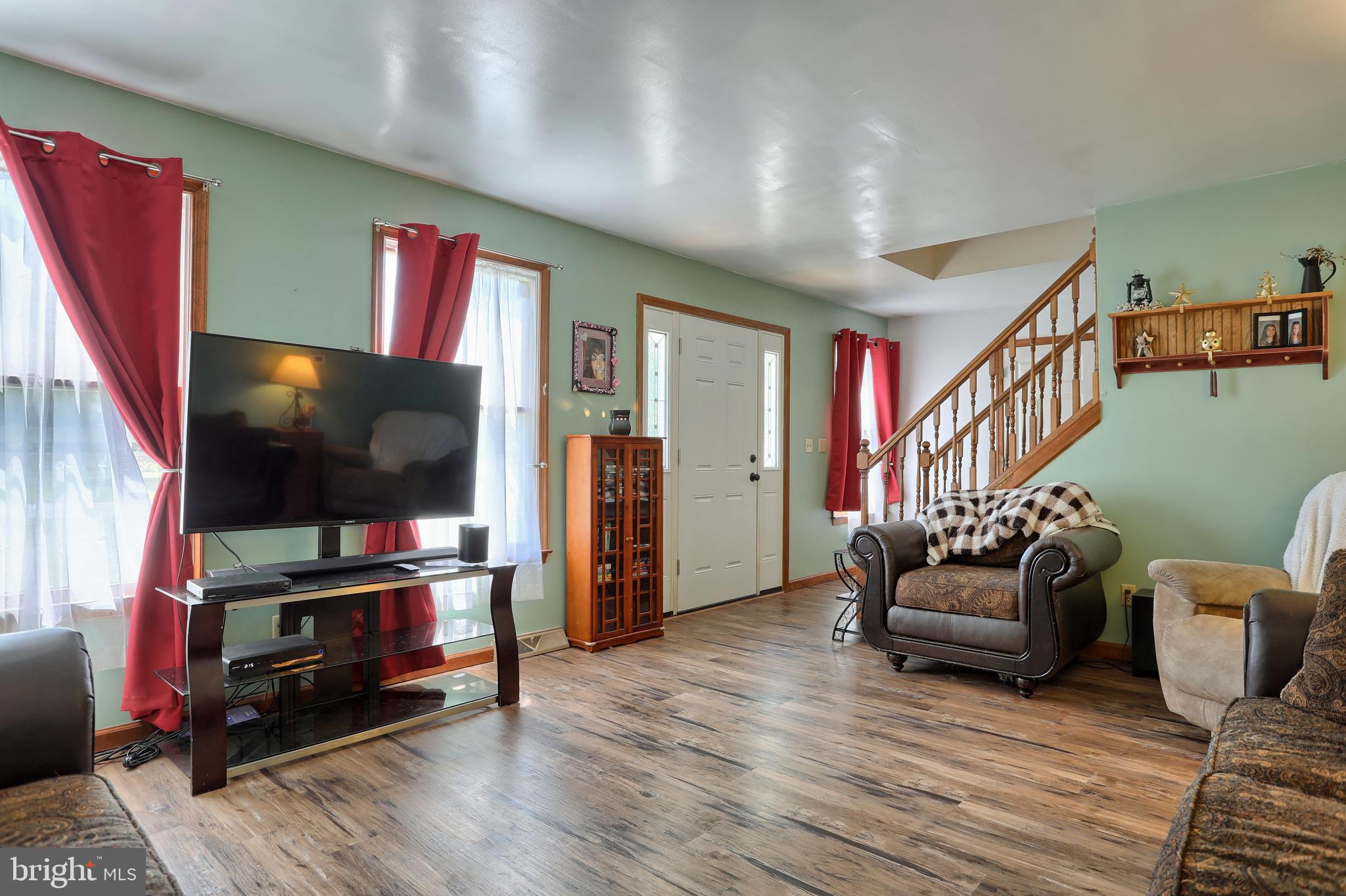 403 East Rosebud Road Myerstown, PA 17067 - Photo 5 of 33 Entry