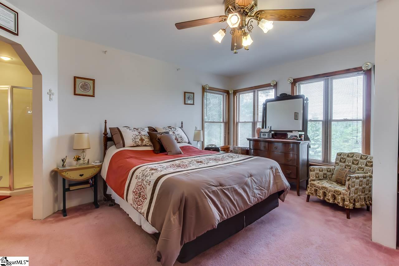 300 Willis Road Taylors, SC 29687 - Photo 19 of 35