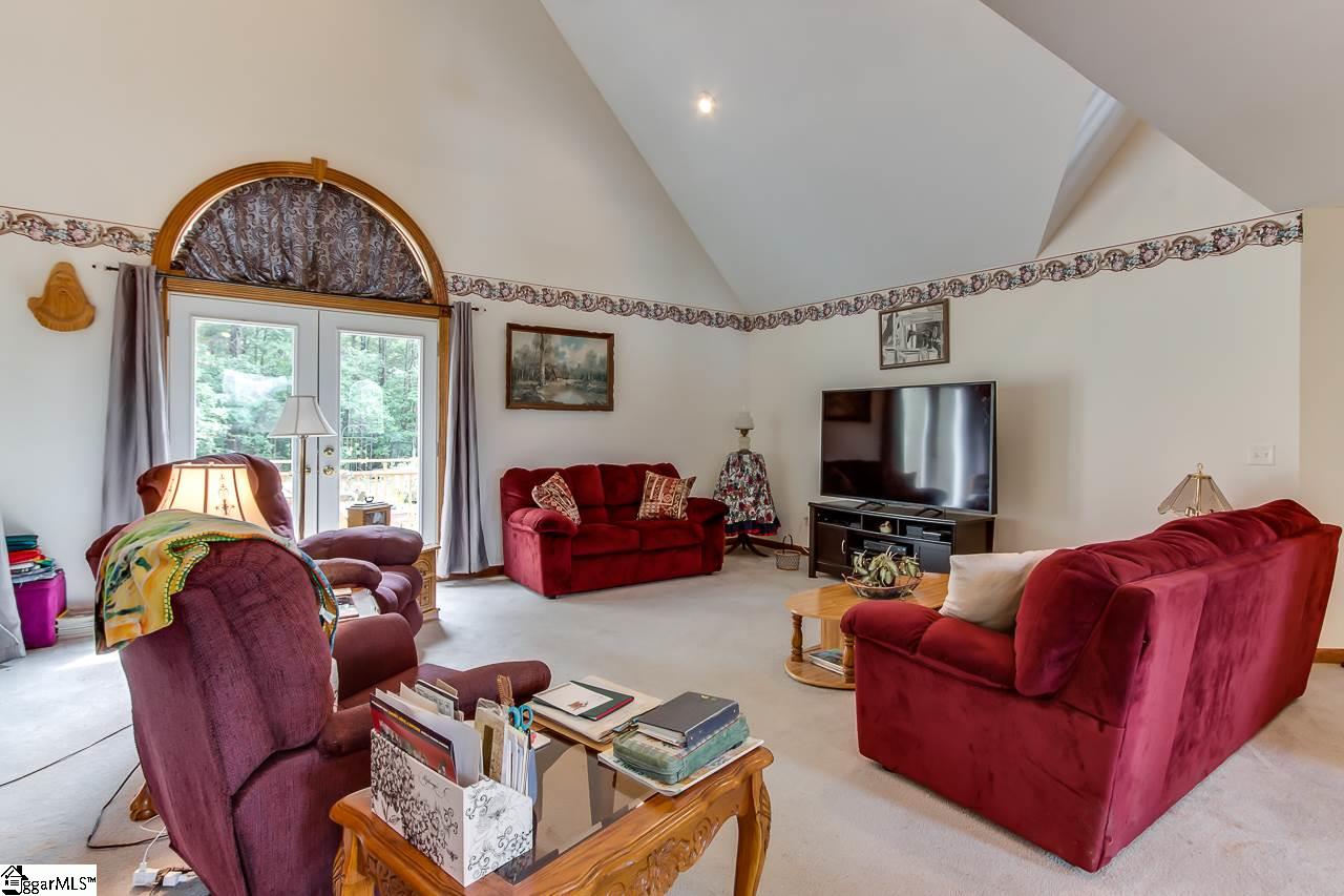300 Willis Road Taylors, SC 29687 - Photo 7 of 35
