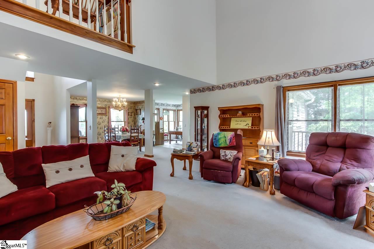 300 Willis Road Taylors, SC 29687 - Photo 8 of 35