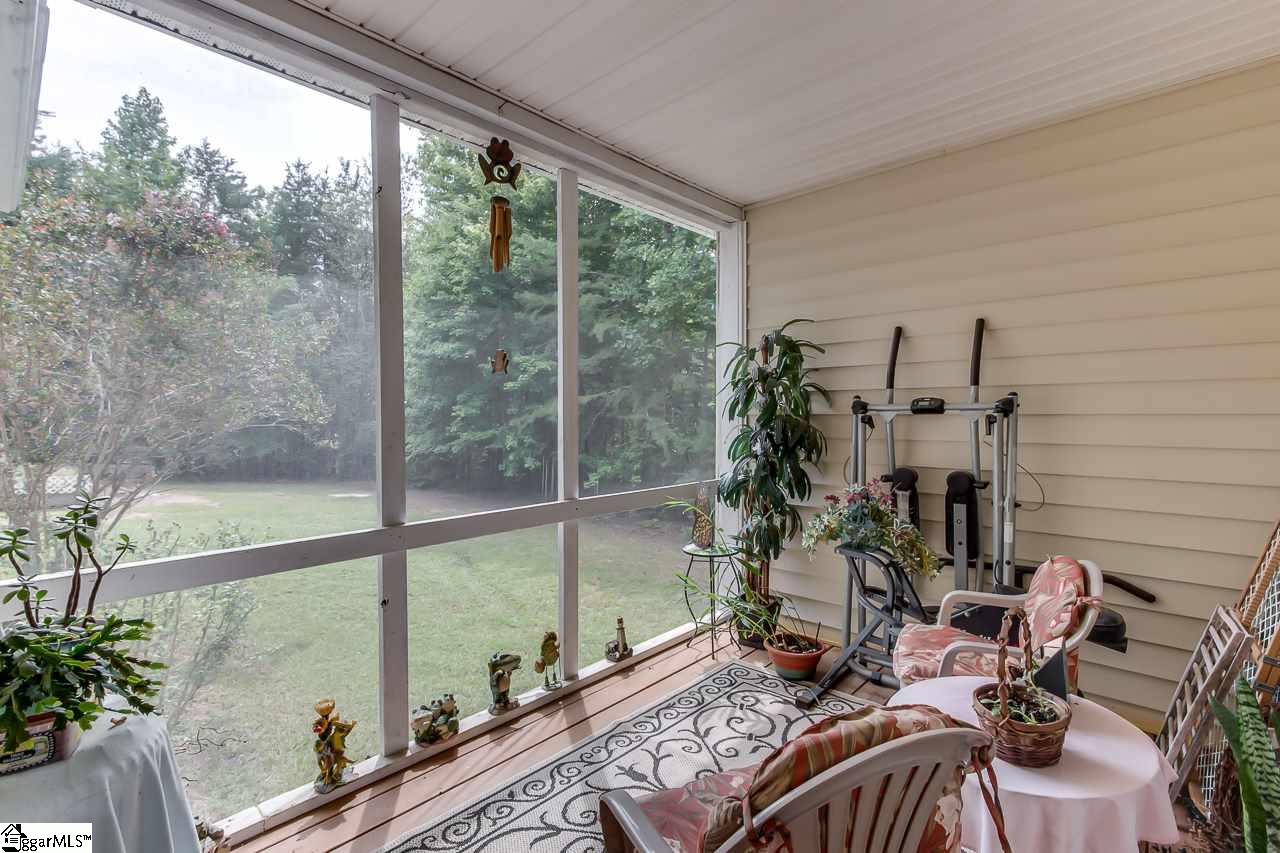 300 Willis Road Taylors, SC 29687 - Photo 10 of 35