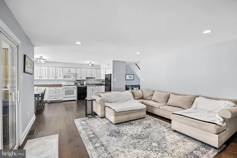 $615,000 | 10 Yorkshire Drive, Medford, NJ 08055