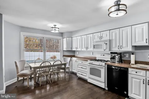 $615,000 | 10 Yorkshire Drive, Medford, NJ 08055