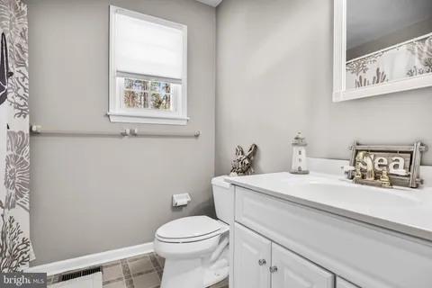 $615,000 | 10 Yorkshire Drive, Medford, NJ 08055