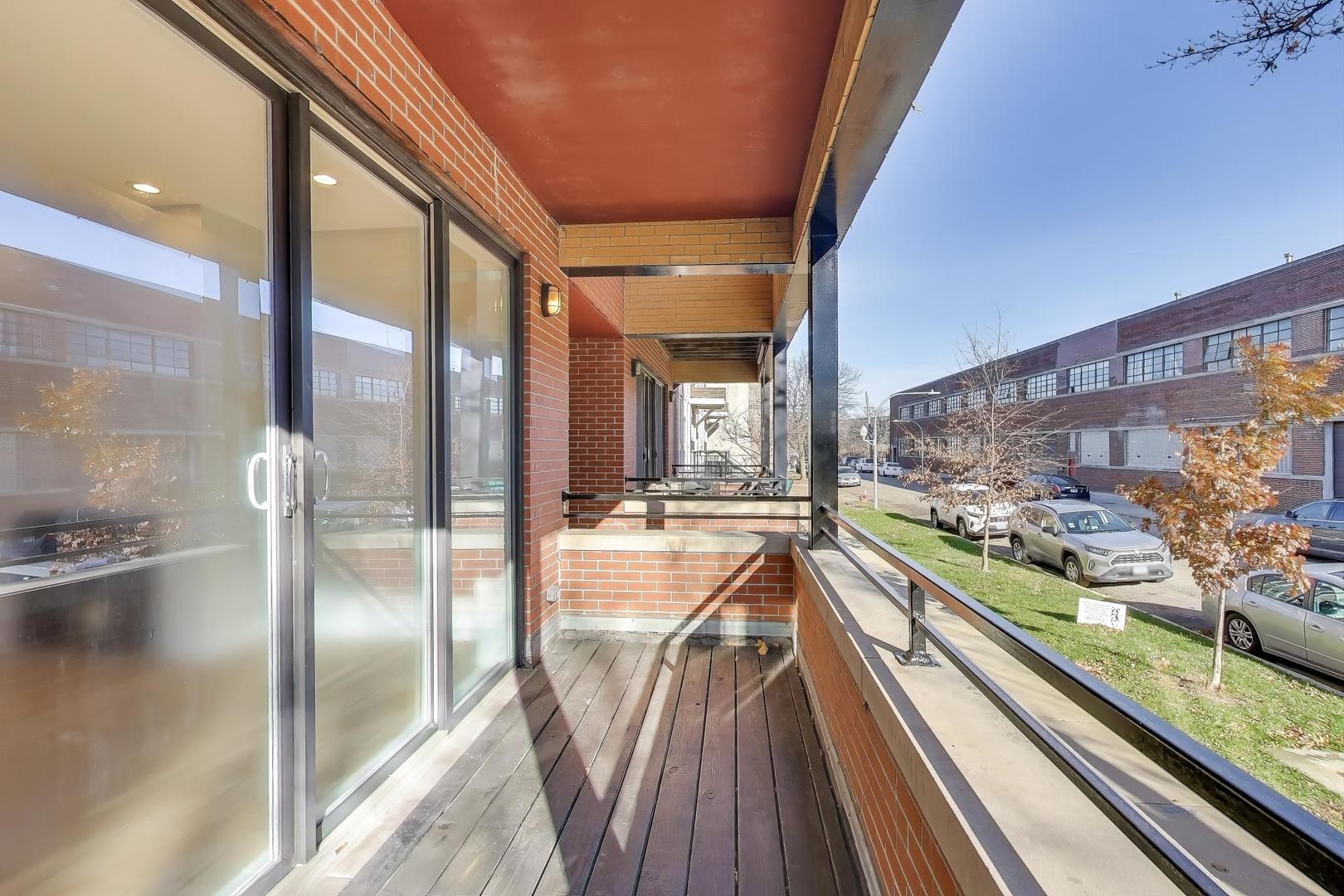 1920 North Springfield Avenue, Unit 1S Chicago, IL 60647 - Photo 22 of 36 a view of a balcony