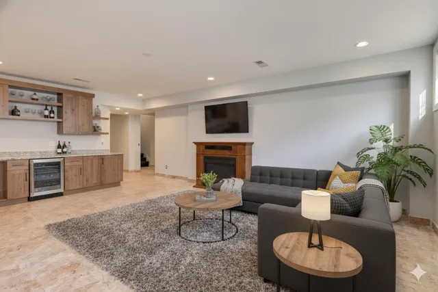 $499,000 | 1920 North Springfield Avenue, Unit 1S, Chicago, IL 60647