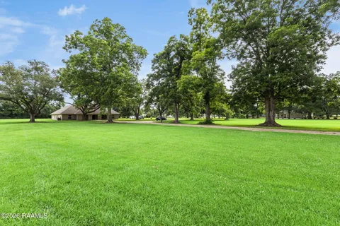 $1,175,000 | 400 Acorn Drive, Lafayette, LA 70507